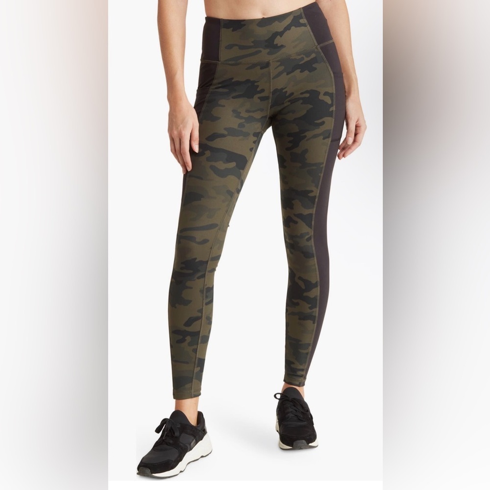 X by Gottex Women's military camo Leggings size large
